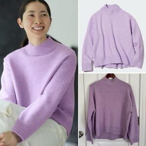 Uniqlo Soufflé Yarn Mock Neck Sweater